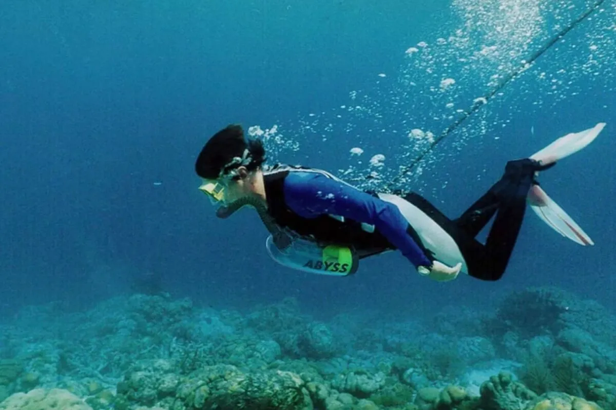 Cómo puede respirar un buzo bajo el agua